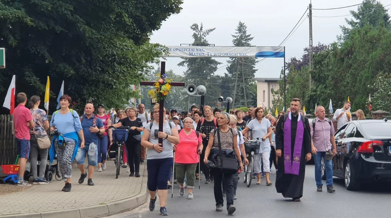 Uroczystości odpustowe w Sanktuarium Matki Bożej Pocieszenia w Lutogniewie [ZDJĘCIA] - Zdjęcie główne