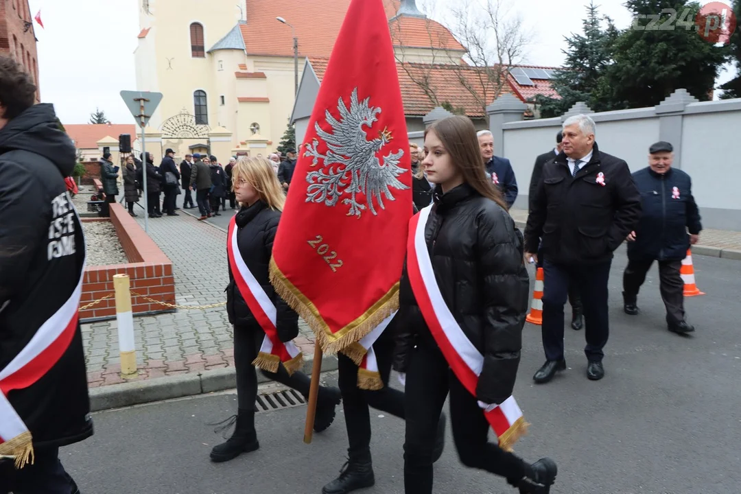 Miejska Górka. Odsłonięcie tablicy pamiątkowej na budynku WTZ