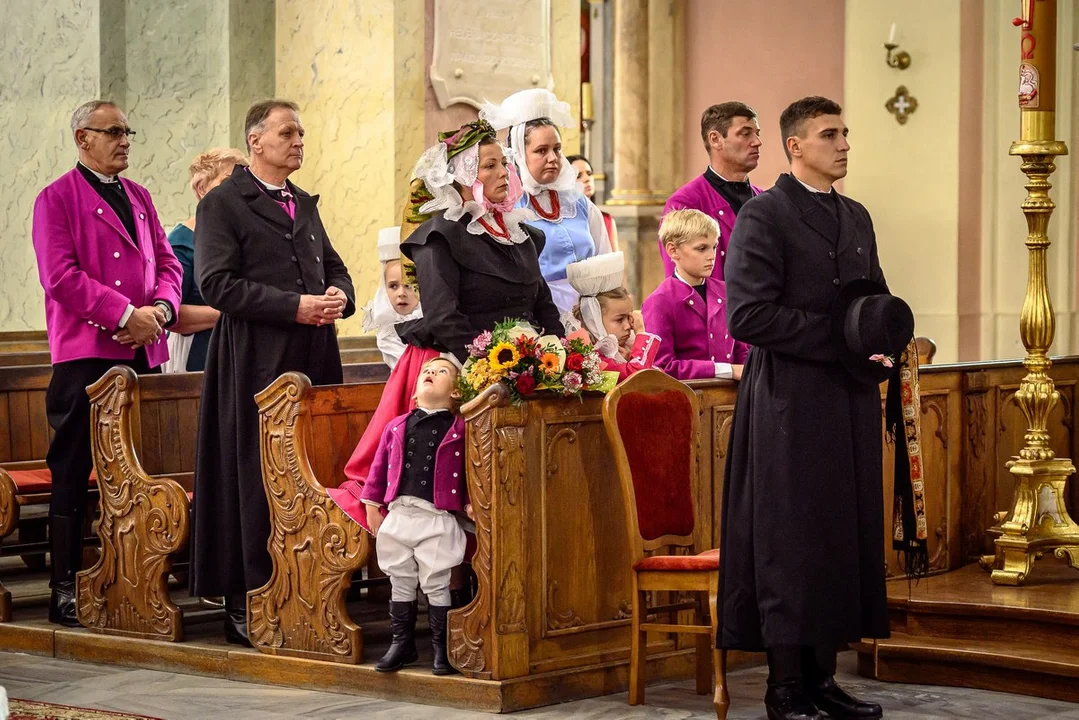 Wesele biskupiańskie Michała i Marty Chudych w Sikorzynie