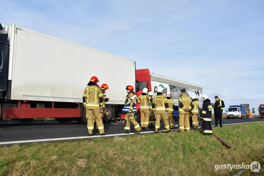 Kraksa na DK12 (obwodnica Borku Wlkp.). Zderzenie 4 samochodów