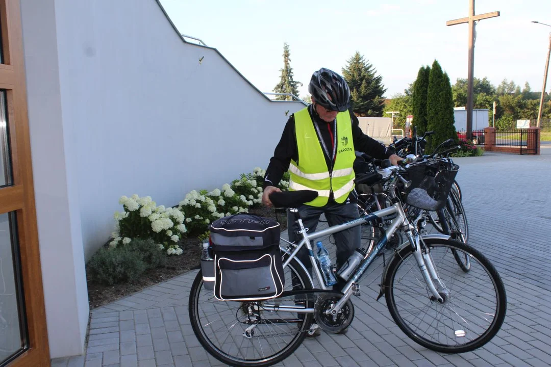 60 osób pielgrzymuje z Jarocina na Jasną Górę rowerami