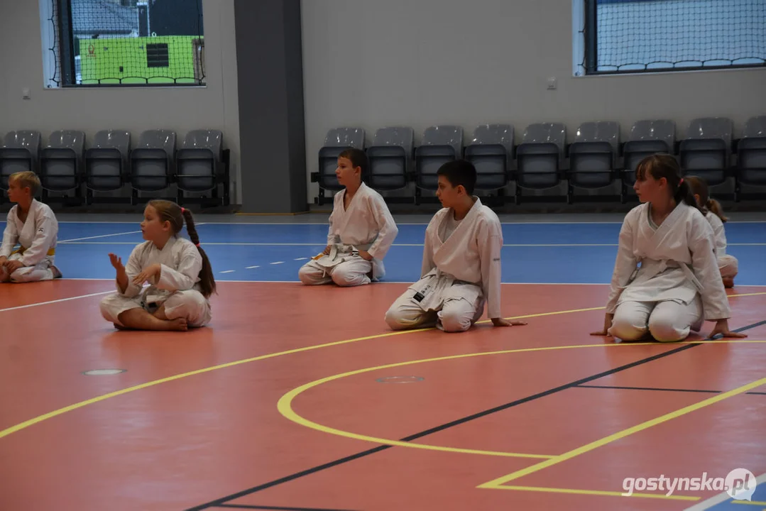 Trening Klubu TKKF Tęcza w nowej hali sportowej w Gostyniu