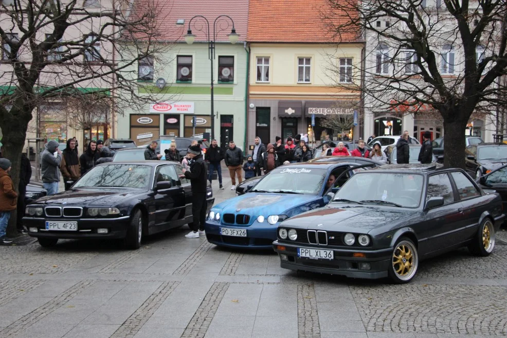 Zlot BMW w Pleszewie. Kierowcy wsparli schronisko dla zwierząt [ZDJĘCIA] - Zdjęcie główne