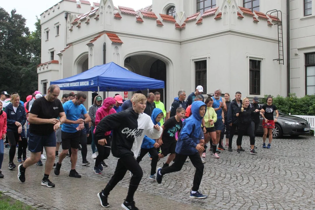 Mimo deszczu pobiegli dla Blanki. Zrobili bieg przed festynem [ZDJĘCIA] - Zdjęcie główne