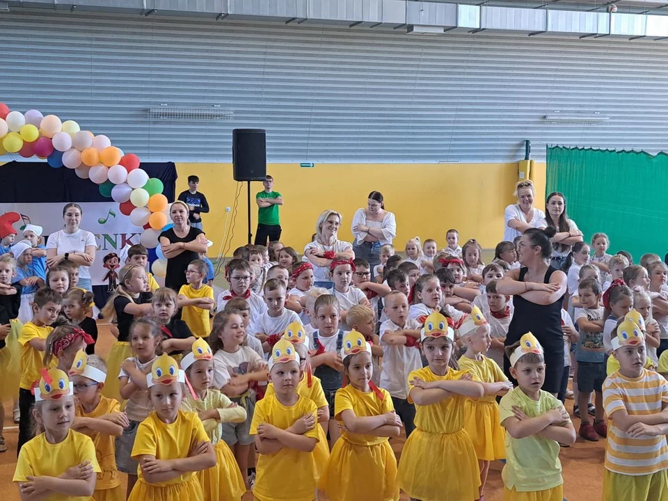 Przedszkole "Bajeczka" w Jarocinie gospodarzem Gminnego Festiwalu Piosenki Bajkowej [ZDJĘCIA] - Zdjęcie główne