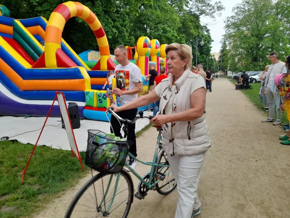 Piknik na polanie w parku Radolińskich w Jarocinie