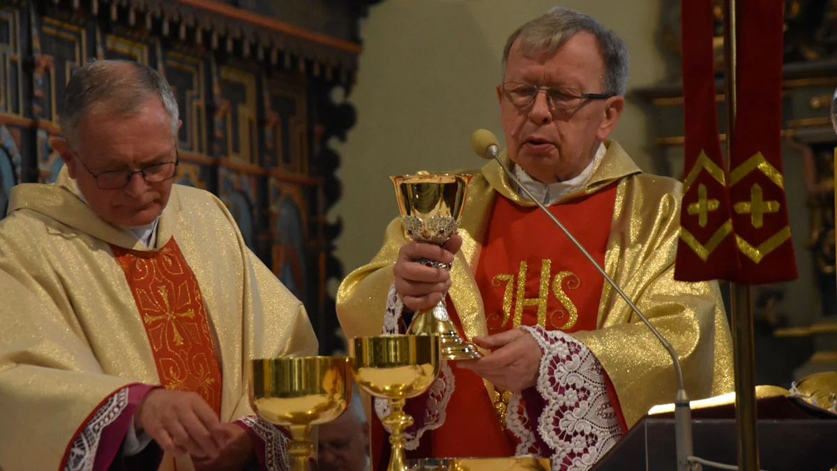 Ks. prałat Artur Przybył świętuje 60-lecie posługi kapłańskiej. Powołanie to tajemnica między Bogiem a człowiekiem - Zdjęcie główne