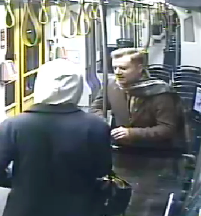 Atak na motorniczego w tramwaju. Policja poszukuje sprawcy