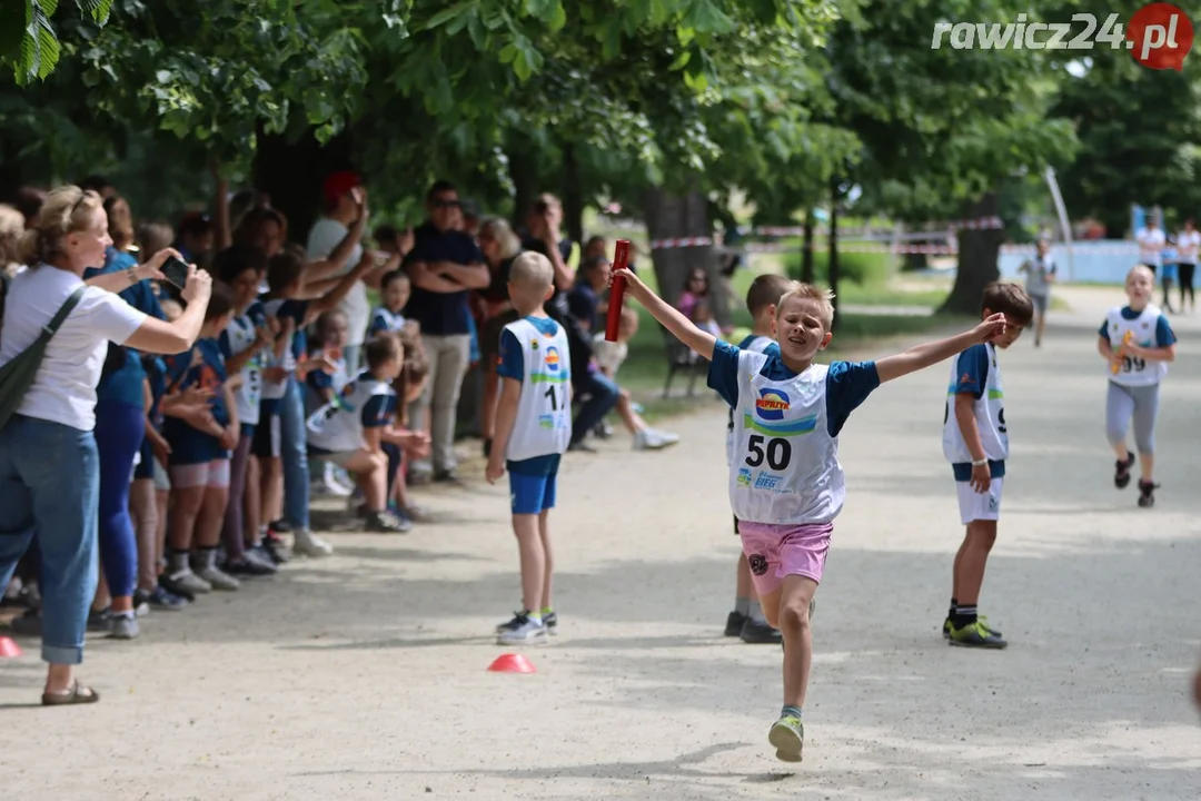 Sztafety szkolne w ramach 24h Rawickiego Festiwalu Sportu