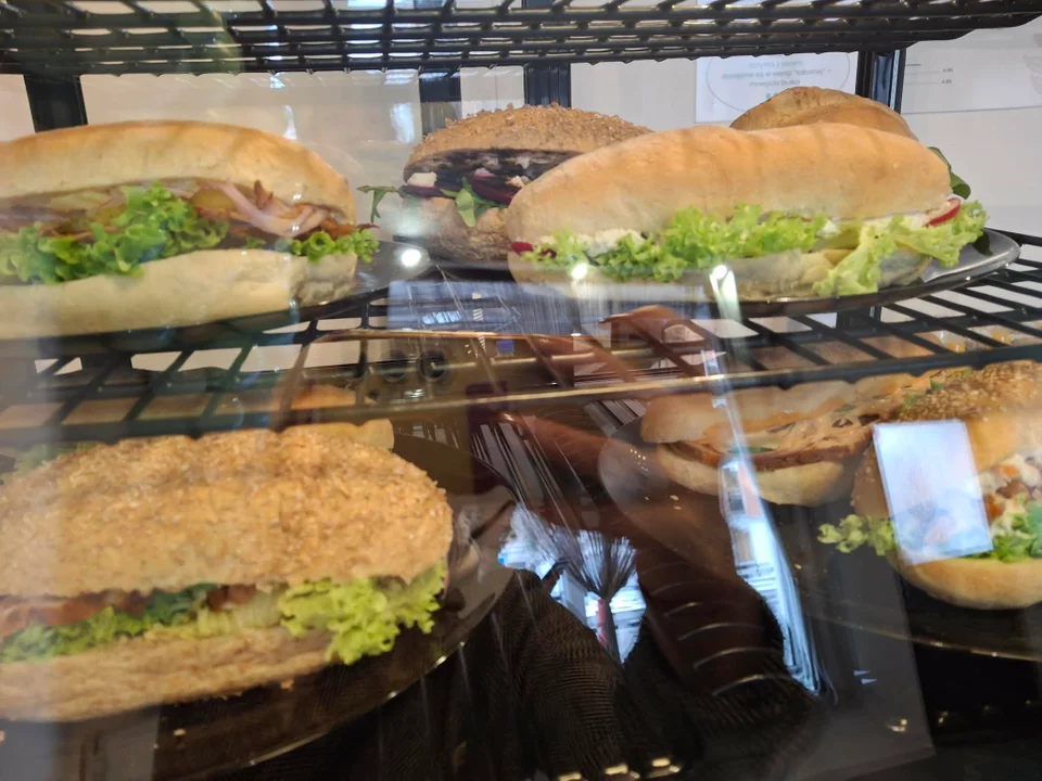 Podstawą kanapek ma być świeże, lokalne pieczywo