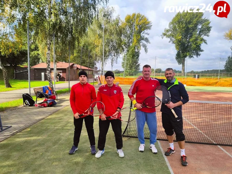 Tenis. Singiel kobiet i debel mężczyzn w Miejskiej Górce