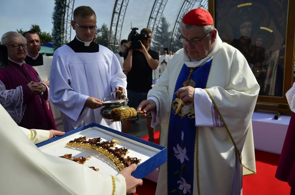 Smolice. Koronacja wizerunku Matki Bożej Uzdrowienia Chorych