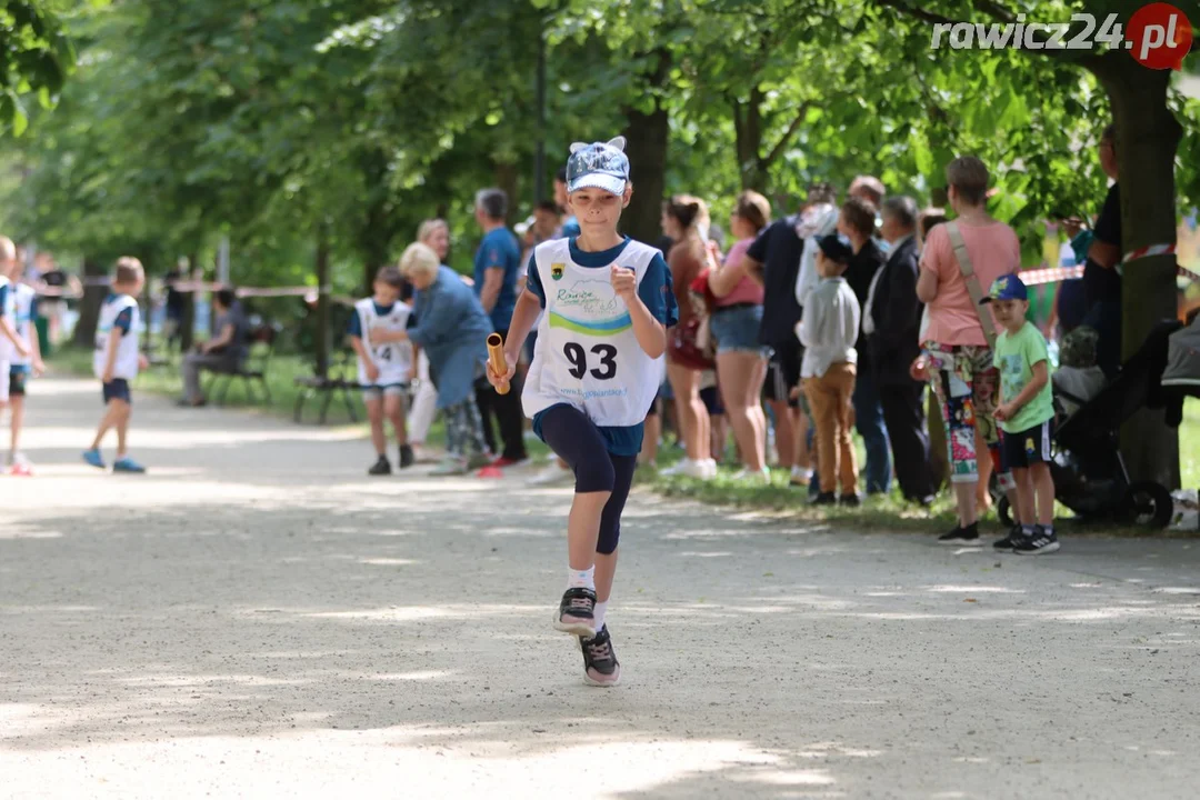 Sztafety szkolne w ramach 24h Rawickiego Festiwalu Sportu