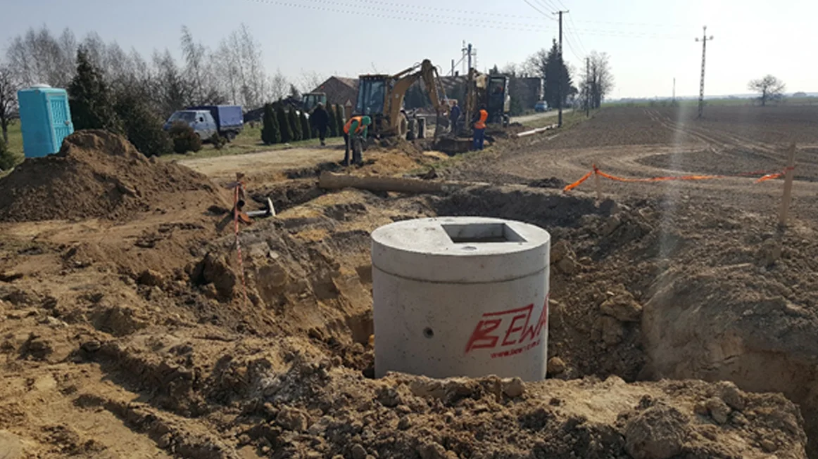 Budowa kanalizacji sanitarnej i wodociągowej w Sławoszewie, Parzewie