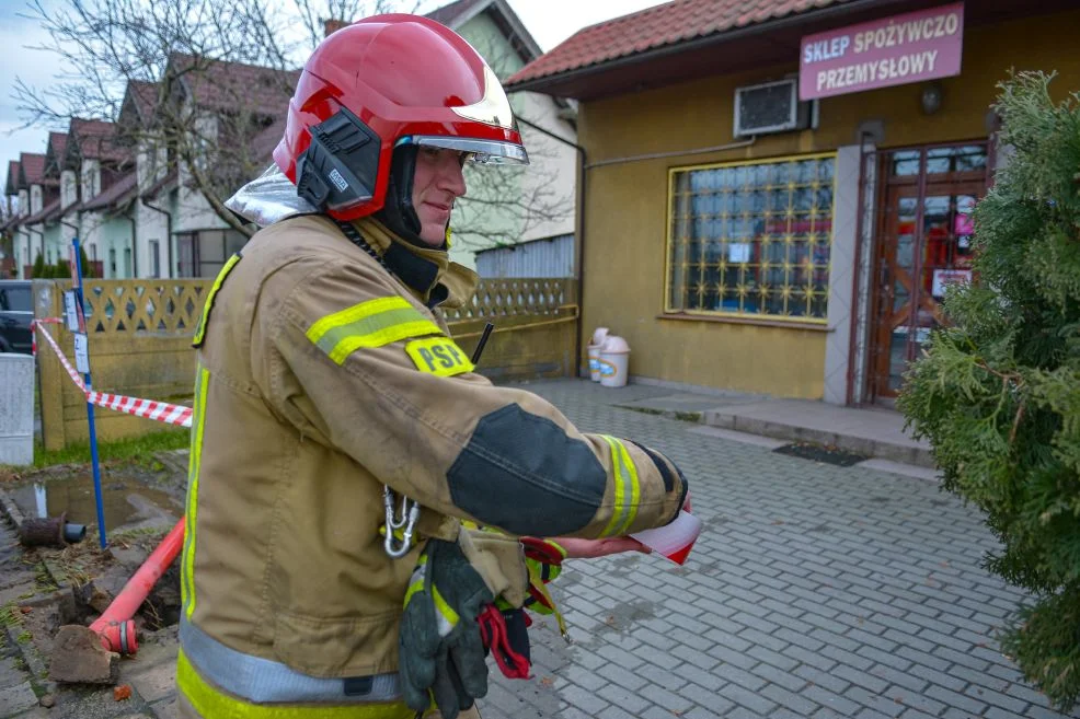 Kolizja samochodu z hydrantem w Witaszycach