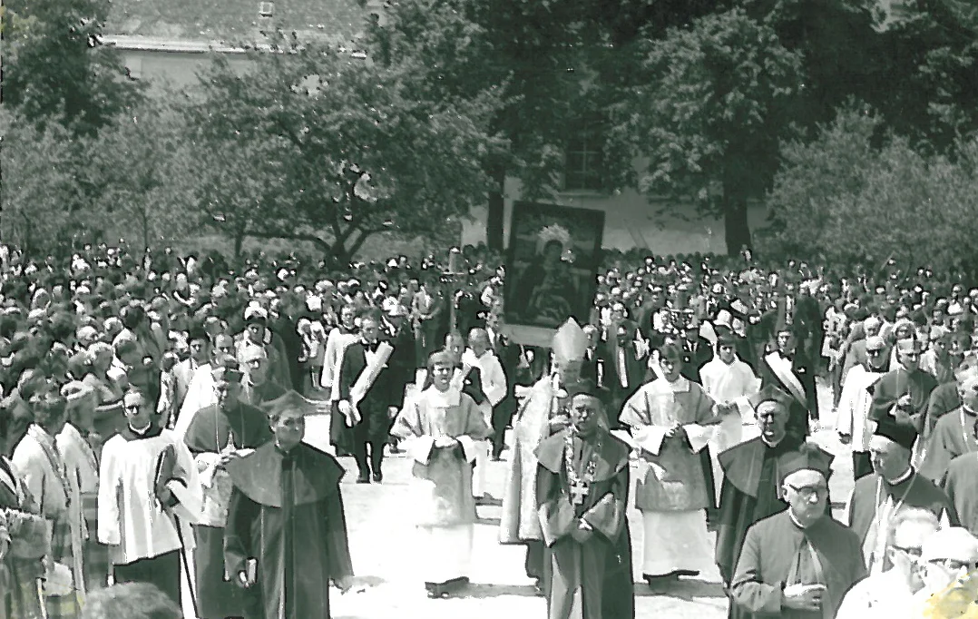 Wizyta  arcybiskupa krakowskiego, kardynała Karola Wojtyły w Gostyniu. 50-lecie koronacji Obrazu Matki Bożej Świętogórskiej - 1978 r.