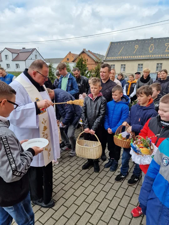 Święcenie potraw w Lutogniewie, Dzierżanowie, Bożacinie i Wróżewach