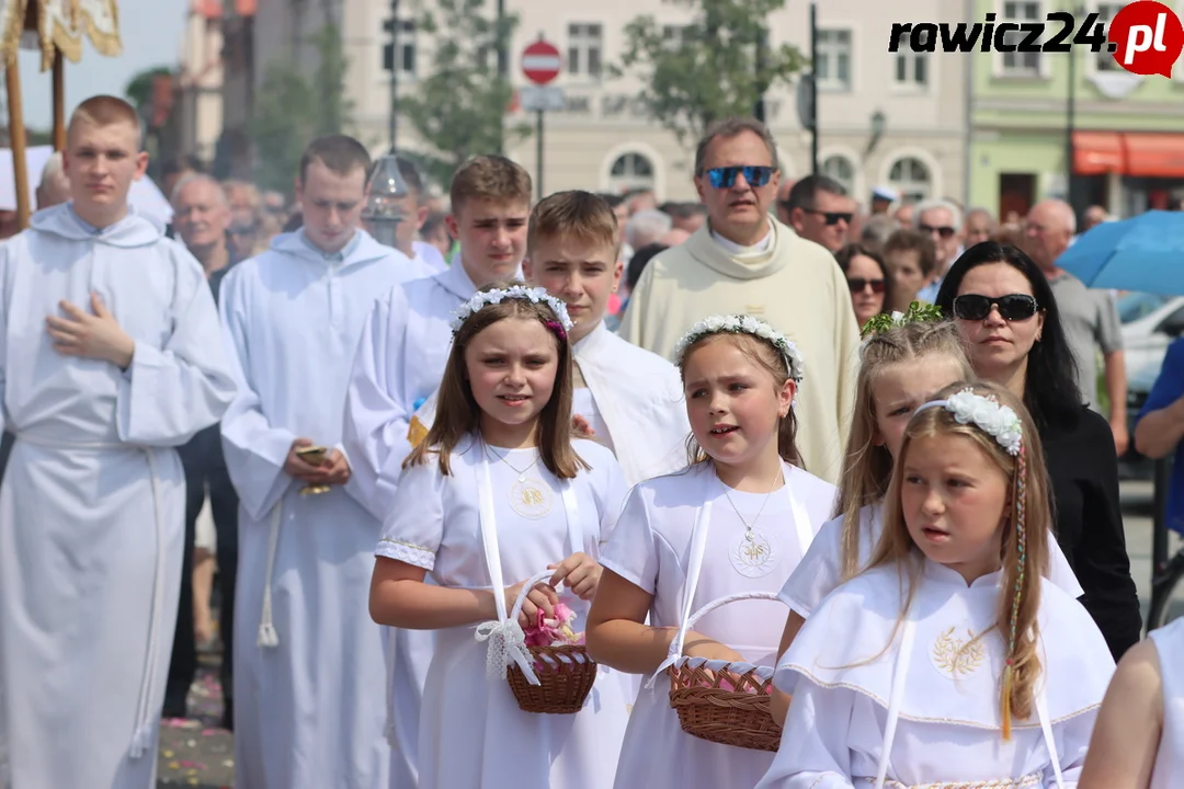 Rawicz. Procesja w Boże Ciało ulicami miasta (2023)