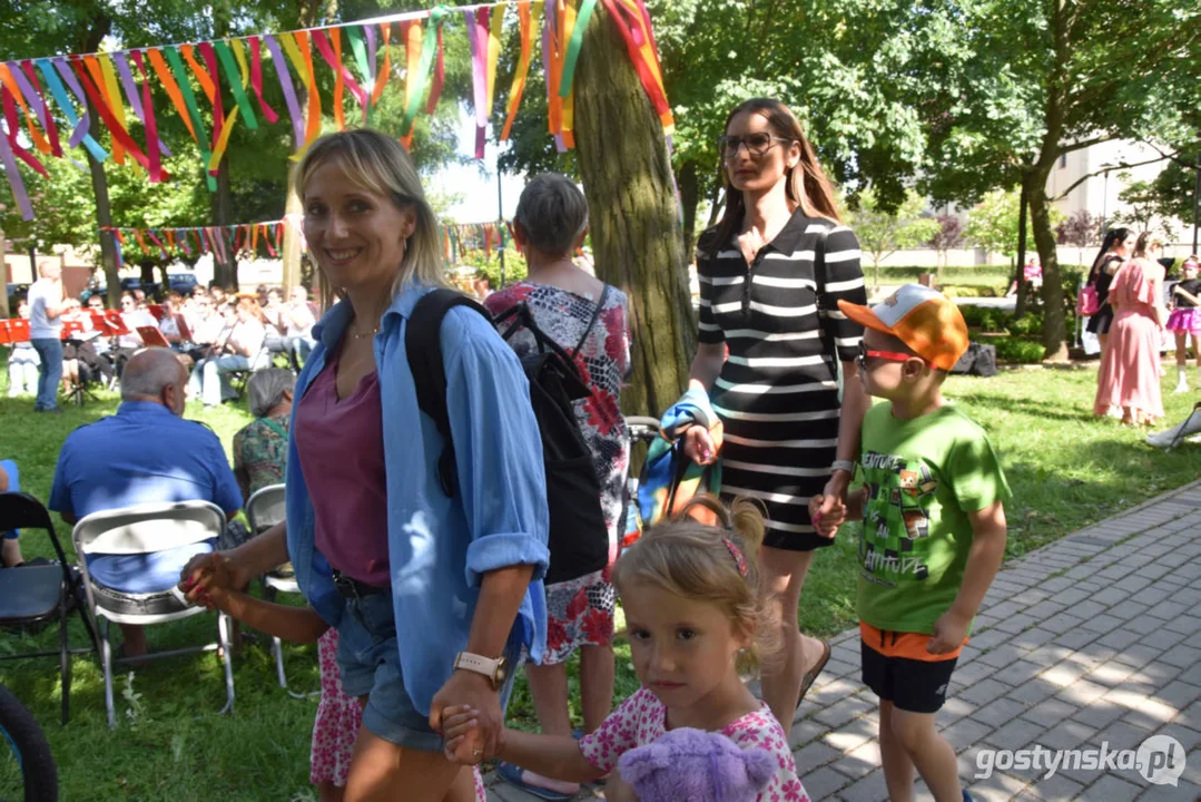 Fontanna pełna radości czyli rodzinny festyn w boreckim parku z okazji obchodów Dni Borku Wlkp.