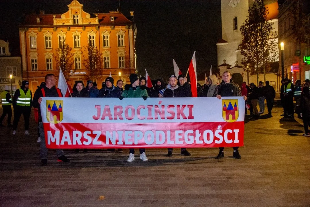 I Jarociński Marsz Niepodległości. Organizatorzy liczyli na ok. 900 osób. Czy tyle przyszło? - Zdjęcie główne