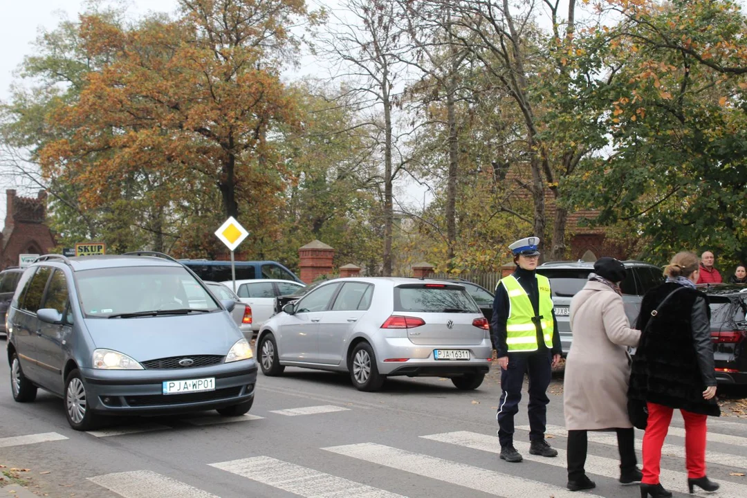 Zmiana organizacji ruchu w okolicy jarocińskich cmentarzy - Zdjęcie główne