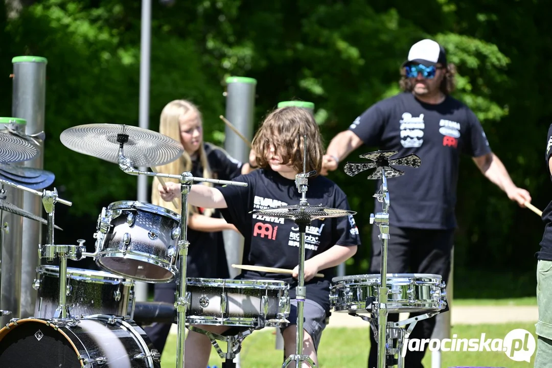 Koncert Parkowe Rytmy i Uderzenia w Jarocinie w wykonaniu uczniów Państwowej Szkoły Muzycznej I-go Stopnia w Jarocinie