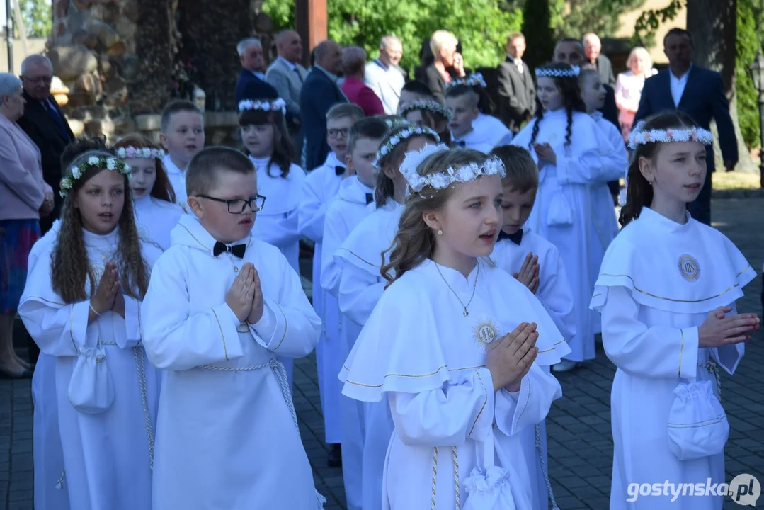 I Pierwsza Komunia Św. w parafii pw. św. Jadwigi w Pępowie