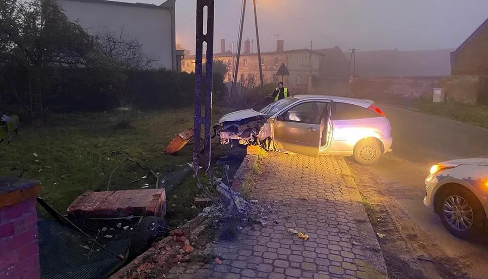 Mężczyzna roztrzaskał auto w Zaborowicach