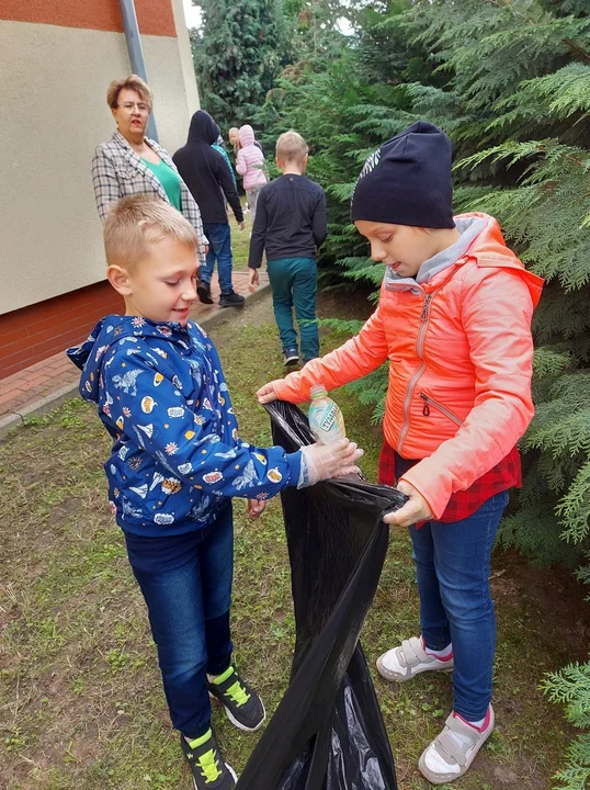 Wielkie sprzątanie gminy Krobia 2022. Akcja "Czysta gmina"