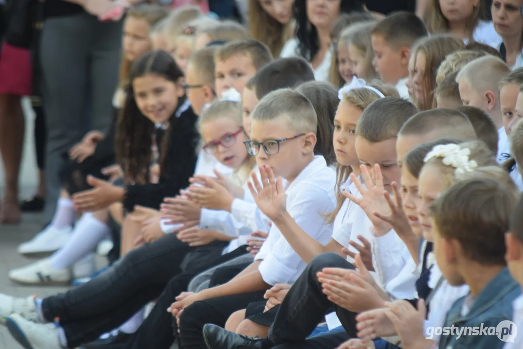 Rozpoczęcie roku szkolnego 2025/2025 w szkole podstawowej w Krobi