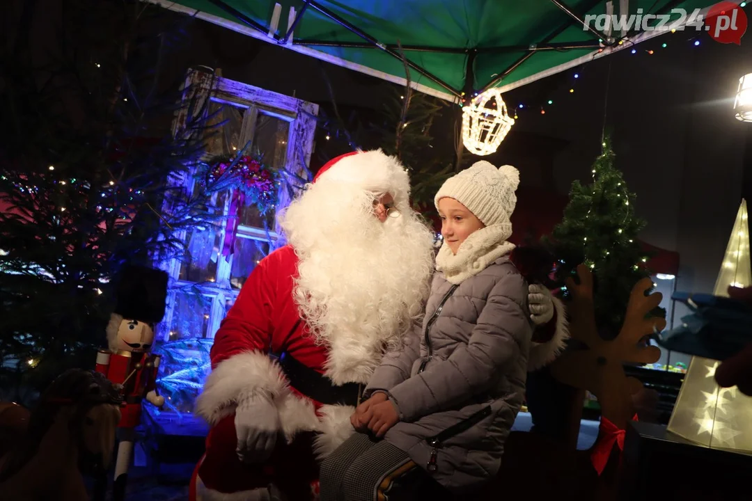 Spotkanie ze Świętym Mikołajem na Rawickim Jarmarku Bożonarodzeniowym