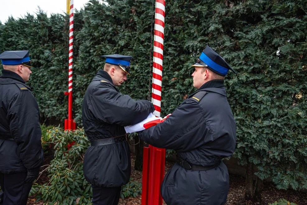 Dzisiaj rano odbyło się uroczyste zdanie obowiązków Komendanta Powiatowegp PSP w Jarocinie przez st. bryg. Tomasza Krawczyka