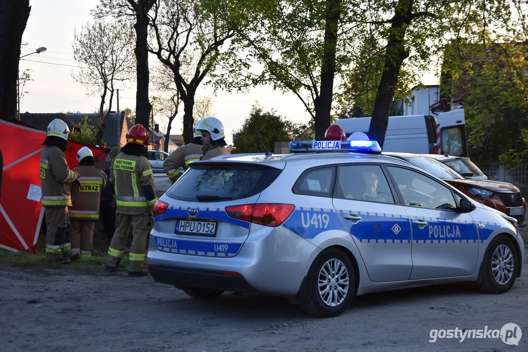 W Śmiłowie (gm. Poniec) nastolatek uderzył w słup osobówką