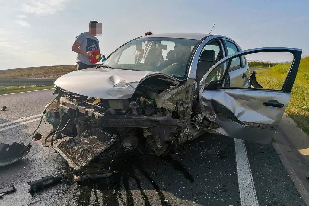 Wypadek trzech samochodów na DW 434