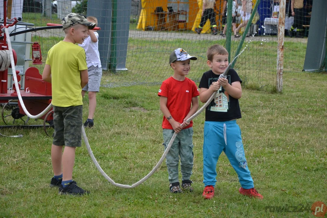 Festyn "Bezpieczne Wakacje z Mundurem" w Sobiałkowie