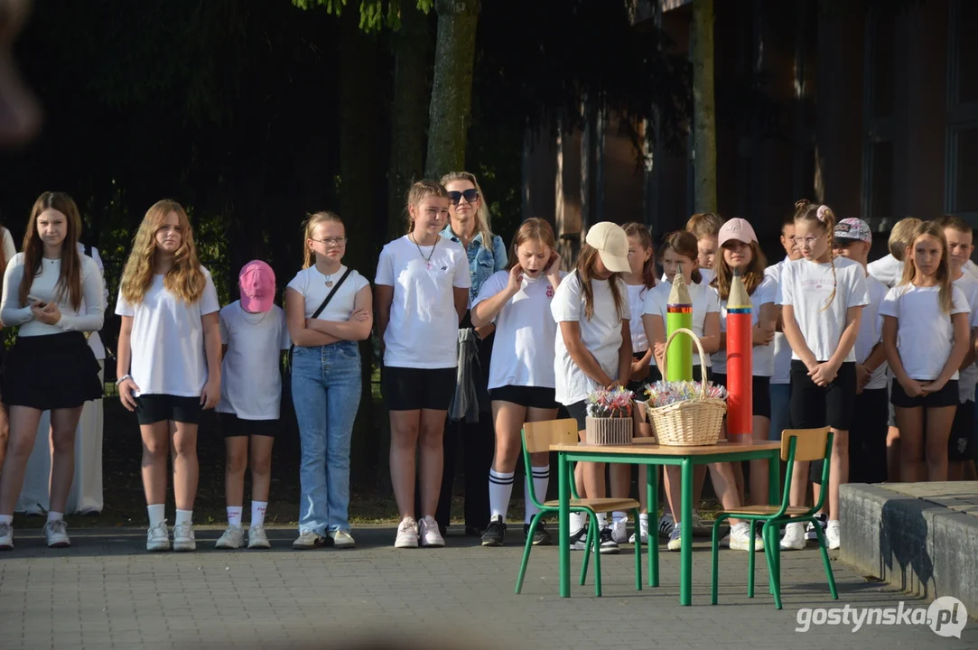 Rozpoczęcie roku szkolnego w szkole podstawowej nr 3 im. Przemysława II w Gostyniu