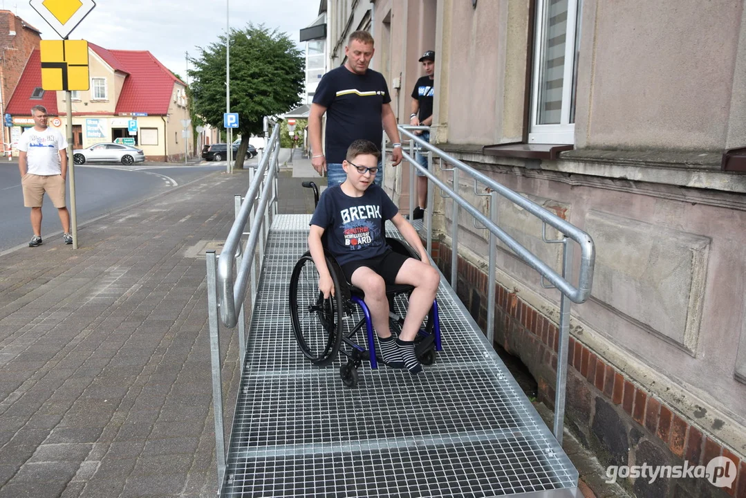 Mateusz doczekał się windy dzięki kibicom Kolejorz Gostyń