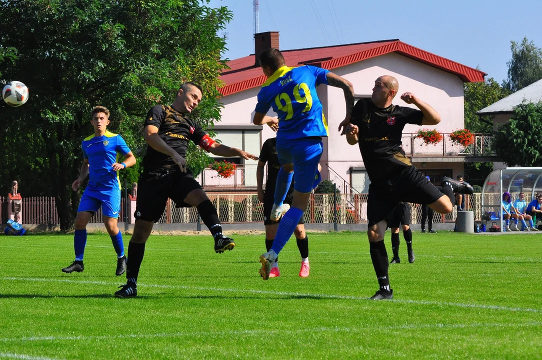 Stal Pleszew kontra byli gracze LKS-u Gołuchów - Zdjęcie główne