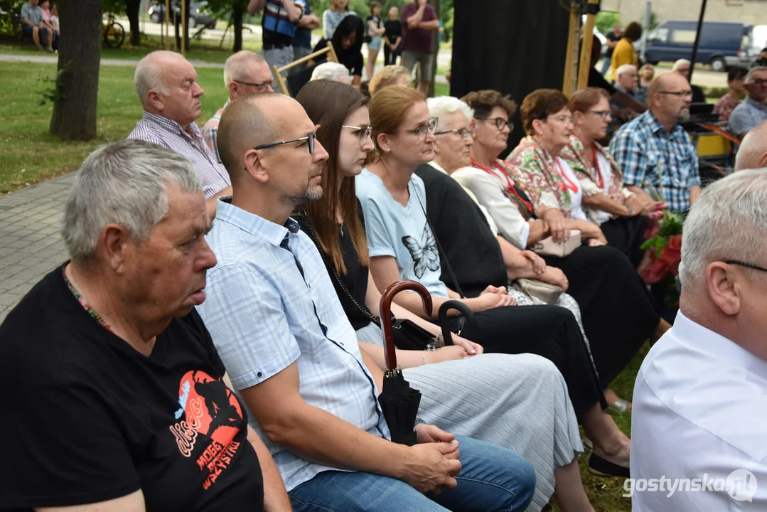 Odsłonięcie szyldu parku im. Adama Mickiewicza w Borku Wlkp.