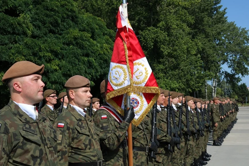 Przysięga rekrutów 12 WBOT w Lesznie