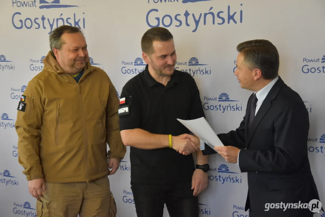 Wręczenie dofinansowań organizacjom pozarządowym (NGO's) w powiecie gostyńskim 2023