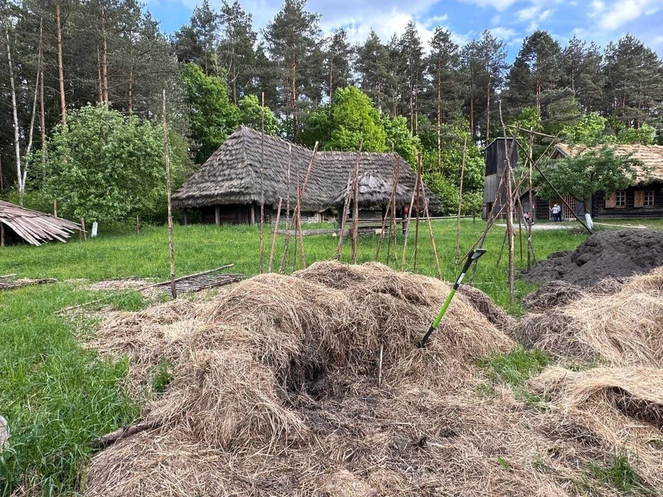 Skansen w Kolbuszowej pokazuje klimat dawnej wsi z serialu „1670”
