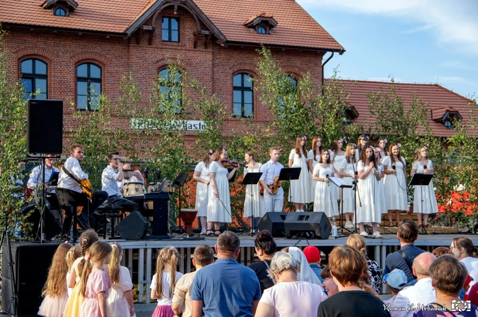 Koncert Scholii Lenartowickiej i zespołu Sound of Heaven w Pleszewie