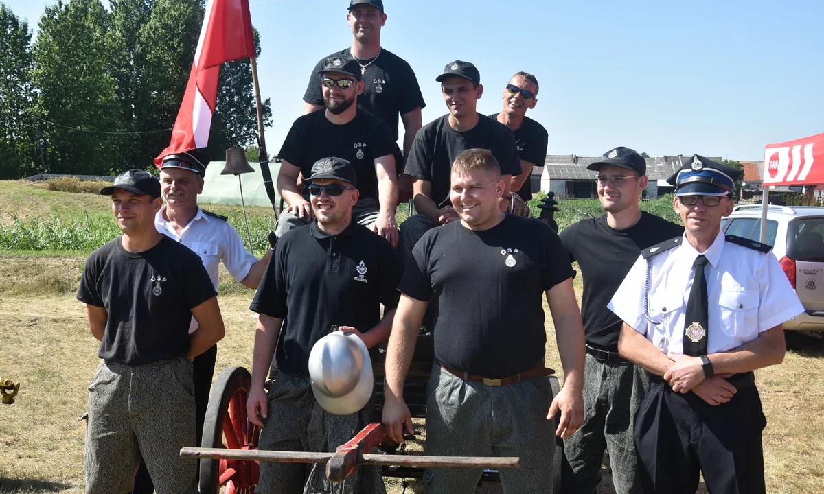 100-lecie OSP Stankowo. Druhowie są dumni ze swojej 150-letniej sikawki - Zdjęcie główne