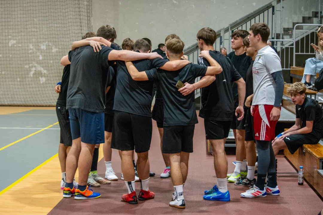 Pierwsza kolejka Jarocińskiej Ligi Halowej Piłki Nożnej