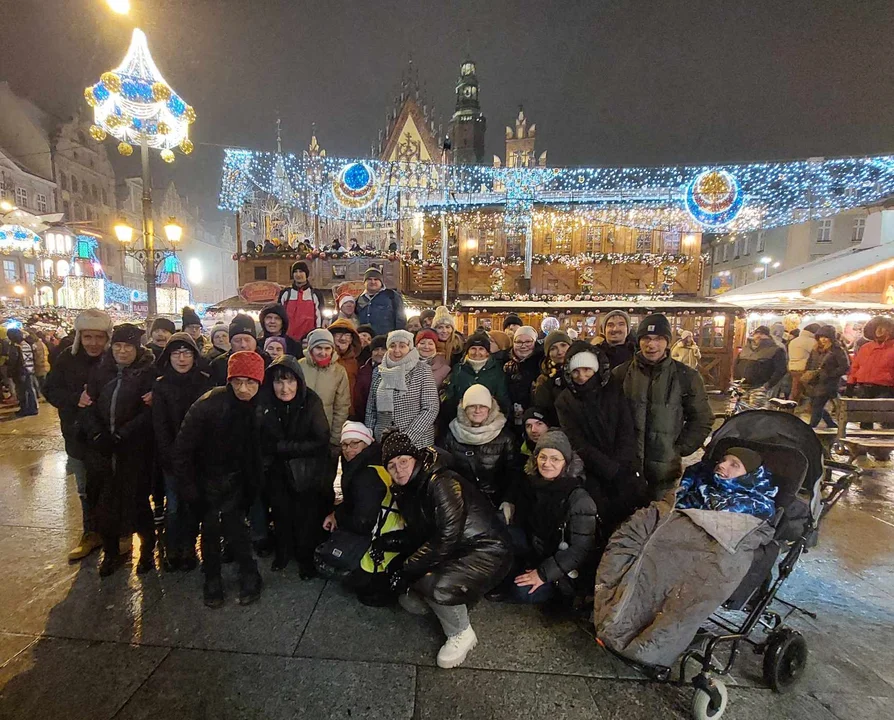 Dekorowali bombki, zwiedzili stadion i jarmark bożonarodzeniowy