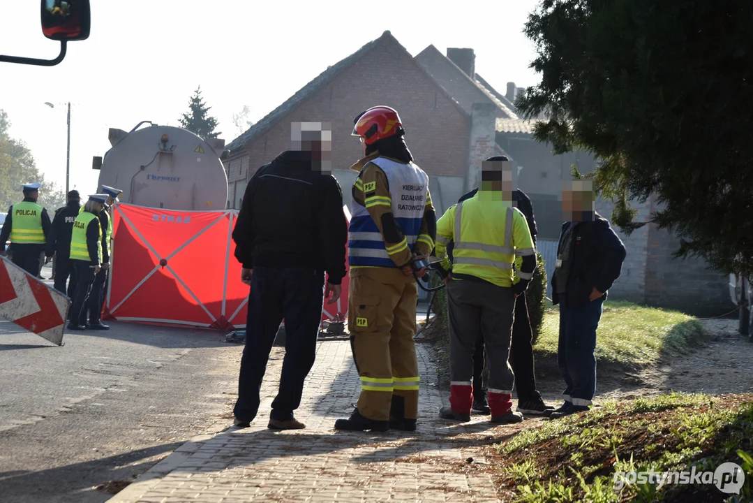 Wypadek śmiertelny w Żytowiecku. Mężczyzna przejechany przez ciągnik