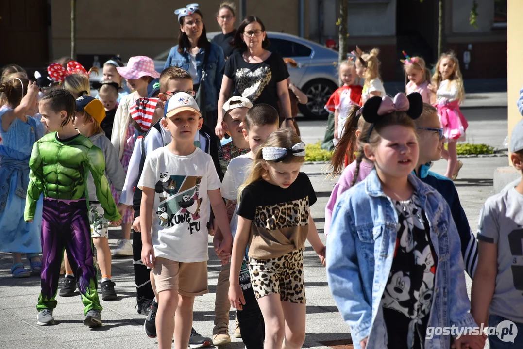 Parada Żywych Książek - Tydzień Bibliotek w gminie Krobia -