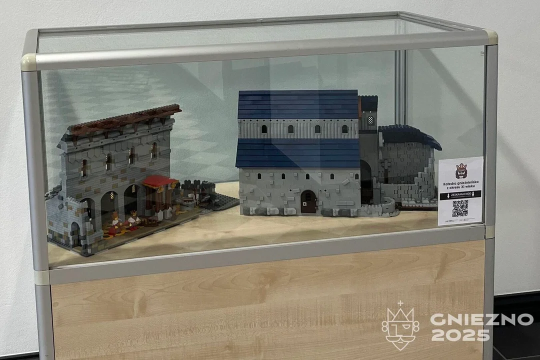Wzgórze Lecha i Katedra Gnieźnieńska z kloców LEGO. Niezwykła wystawa - Zdjęcie główne