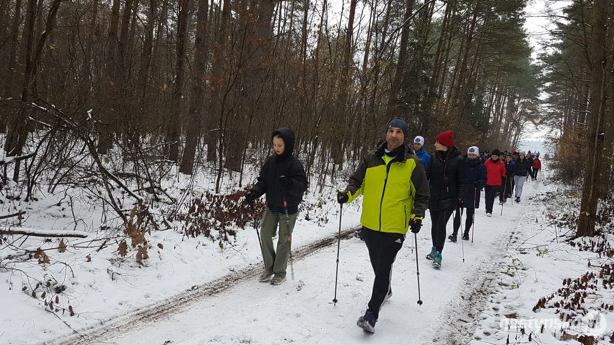 Mikołajkowy Charytatywny Marsz Nordic Walking „Idziemy dla Julki”